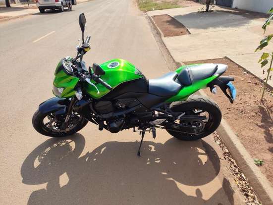 KAWASAKI-Z-750-2012
