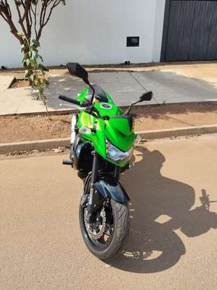KAWASAKI-Z-750-2012