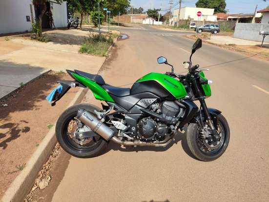 KAWASAKI-Z-750-2012