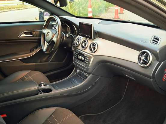 MERCEDES-BENZ-CLA 200-1.6 VISION 16V GASOLINA 4P AUTOMÁTICO MERCEDES-BENZ-CLA 200-2015