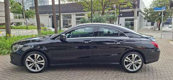 MERCEDES-BENZ-CLA 200-2015