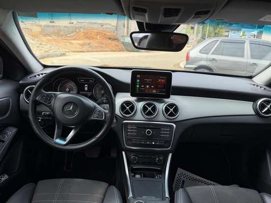 MERCEDES-BENZ-GLA 200-2017