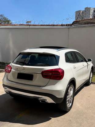 MERCEDES-BENZ-GLA 200-2017