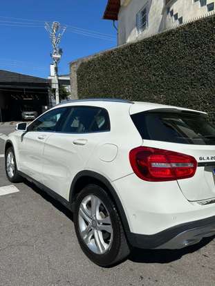 MERCEDES-BENZ-GLA 200-2017