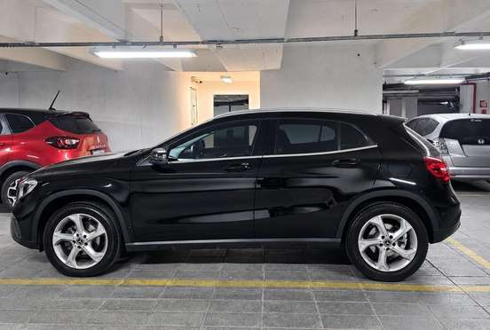 MERCEDES-BENZ-GLA 200-2019