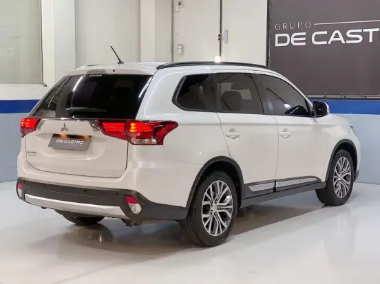 MITSUBISHI-OUTLANDER-2.0 16V GASOLINA 4P AUTOMÁTICO MITSUBISHI-OUTLANDER-2015