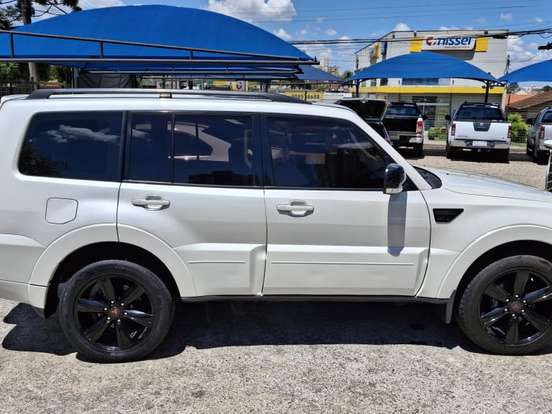 MITSUBISHI-PAJERO FULL-3.2 HPE 4X4 16V TURBO INTERCOOLER DIESEL 4P AUTOMÁTICO MITSUBISHI-PAJERO FULL-2013
