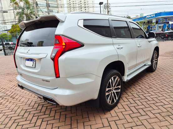 MITSUBISHI-PAJERO SPORT-2.4 16V MIVEC TURBO DIESEL LEGEND AWD AUTOMÁTICO MITSUBISHI-PAJERO SPORT-2023