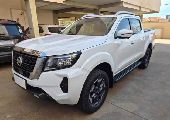 NISSAN FRONTIER 2.3 16V TURBO DIESEL PLATINUM CD 4X4 AUTOMÁTICO