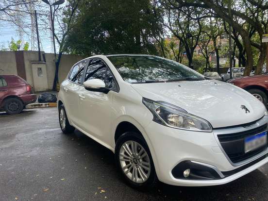 PEUGEOT-208-1.2 ALLURE 12V FLEX 4P MANUAL PEUGEOT-208-2018