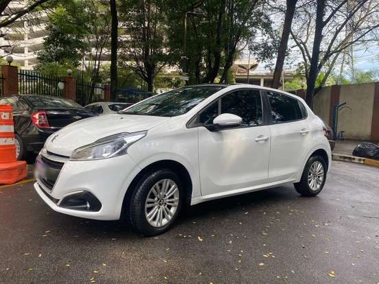 PEUGEOT-208-1.2 ALLURE 12V FLEX 4P MANUAL PEUGEOT-208-2018