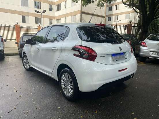 PEUGEOT-208-1.2 ALLURE 12V FLEX 4P MANUAL PEUGEOT-208-2018