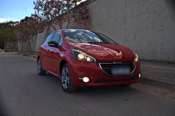 PEUGEOT 208 1.6 GRIFFE 16V FLEX 4P AUTOMÁTICO