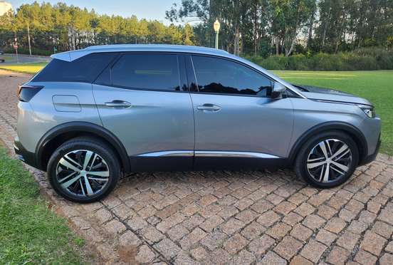 PEUGEOT-3008-2018