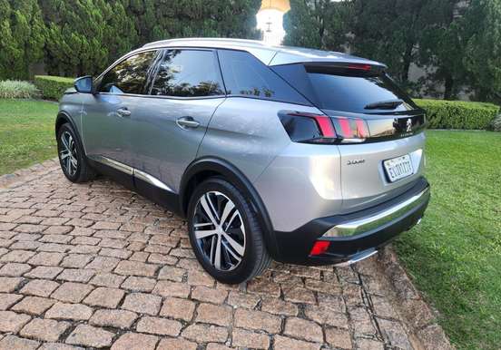 PEUGEOT-3008-2018