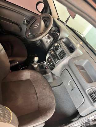 RENAULT-CLIO-2013