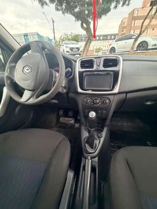 RENAULT-SANDERO-2016