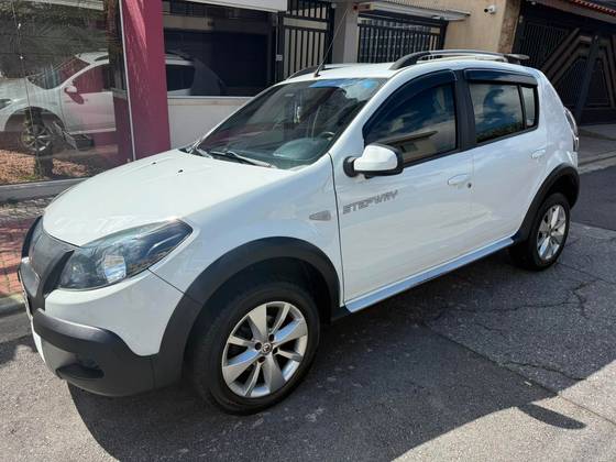 RENAULT SANDERO 1.6 STEPWAY 16V FLEX 4P AUTOMÁTICO