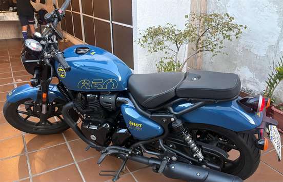 ROYAL ENFIELD-SHOTGUN 650 PLASMA BLUE-2025
