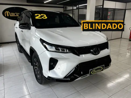 TOYOTA HILUX SW4 2.8 D-4D TURBO DIESEL DIAMOND 7L 4X4 AUTOMÁTICO