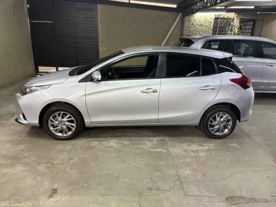 TOYOTA YARIS 1.5 16V FLEX XS MULTIDRIVE TOYOTA YARIS 1.5 16V FLEX XS MULTIDRIVE
