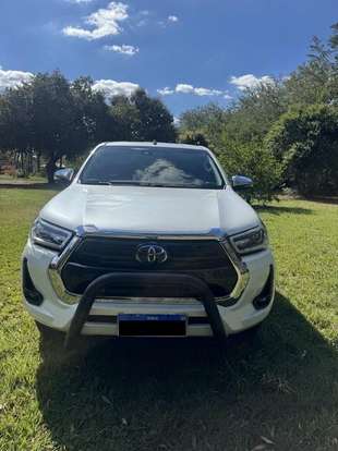 TOYOTA-HILUX-2023