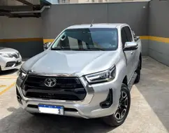 TOYOTA HILUX 2.8 D-4D TURBO DIESEL CD SRX 4X4 AUTOMÁTICO TOYOTA HILUX 2.8 D-4D TURBO DIESEL CD SRX 4X4 AUTOMÁTICO