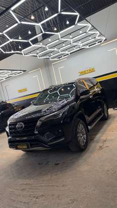 TOYOTA-HILUX SW4-2023