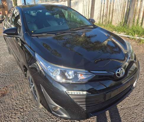 TOYOTA-YARIS-2019