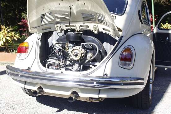 VOLKSWAGEN-FUSCA-1975