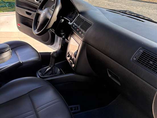 VOLKSWAGEN-GOLF-1.6 MI PLUS 8V GASOLINA 4P MANUAL VOLKSWAGEN-GOLF-2003