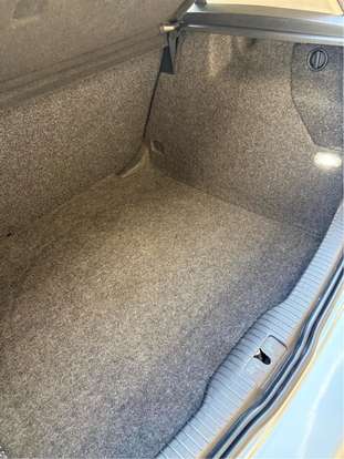 VOLKSWAGEN-GOLF-2003