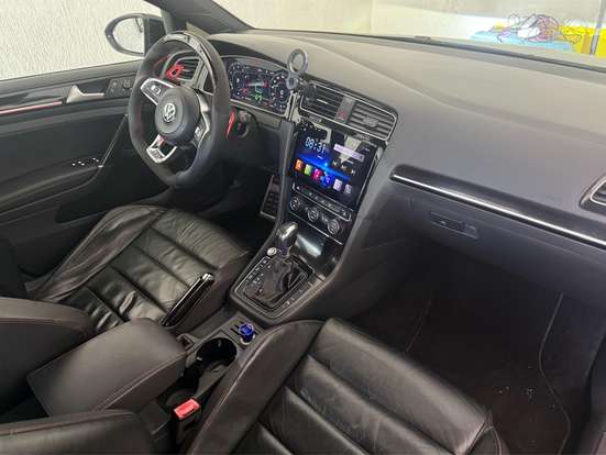 VOLKSWAGEN-GOLF-2016