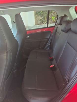 VOLKSWAGEN-UP-2016
