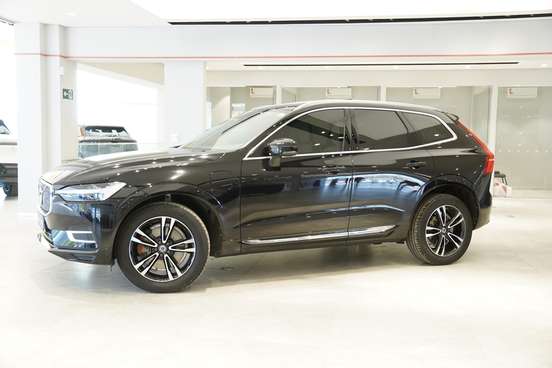 VOLVO-XC60-2021