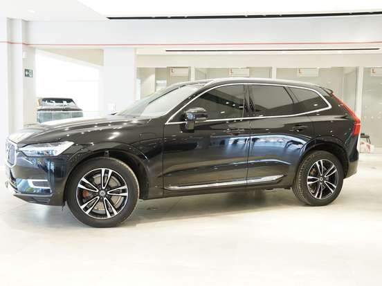 VOLVO-XC60-2.0 D5 DIESEL MOMENTUM AWD GEARTRONIC VOLVO-XC60-2021
