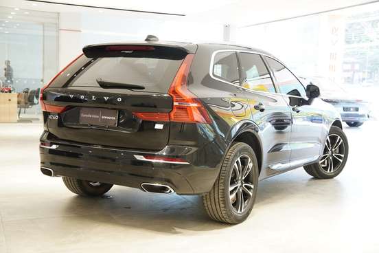 VOLVO-XC60-2021