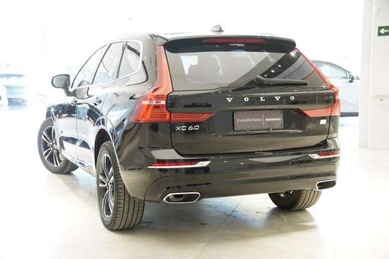 VOLVO-XC60-2021