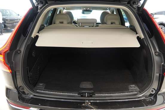 VOLVO-XC60-2021