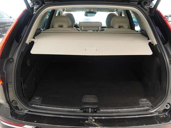 VOLVO-XC60-2.0 D5 DIESEL MOMENTUM AWD GEARTRONIC VOLVO-XC60-2021