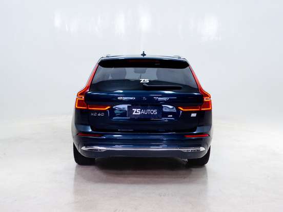 VOLVO-XC60-2023