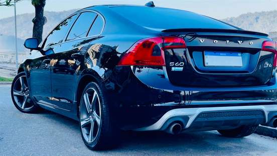 VOLVO-S60-2.0 T6 R-DESIGN GASOLINA 4P AUTOMÁTICO VOLVO-S60-2015