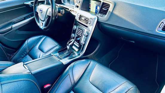 VOLVO-S60-2.0 T6 R-DESIGN GASOLINA 4P AUTOMÁTICO VOLVO-S60-2015
