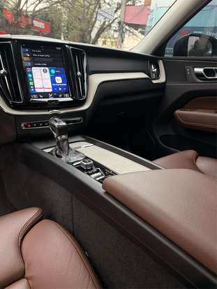 VOLVO-XC60-2018