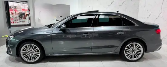 AUDI-A4-2022