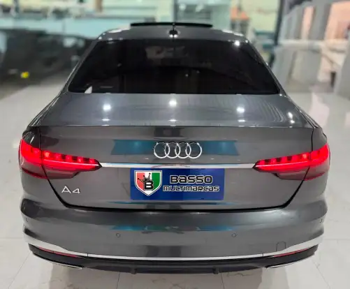 AUDI-A4-2022