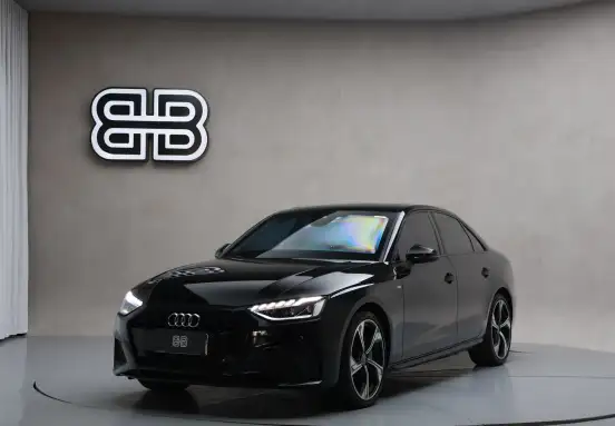 AUDI-A4-2023