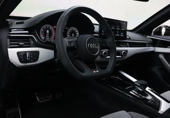 AUDI-A4-2023