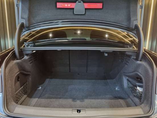 AUDI-A4-2021
