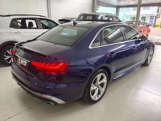 AUDI-A4-2020
